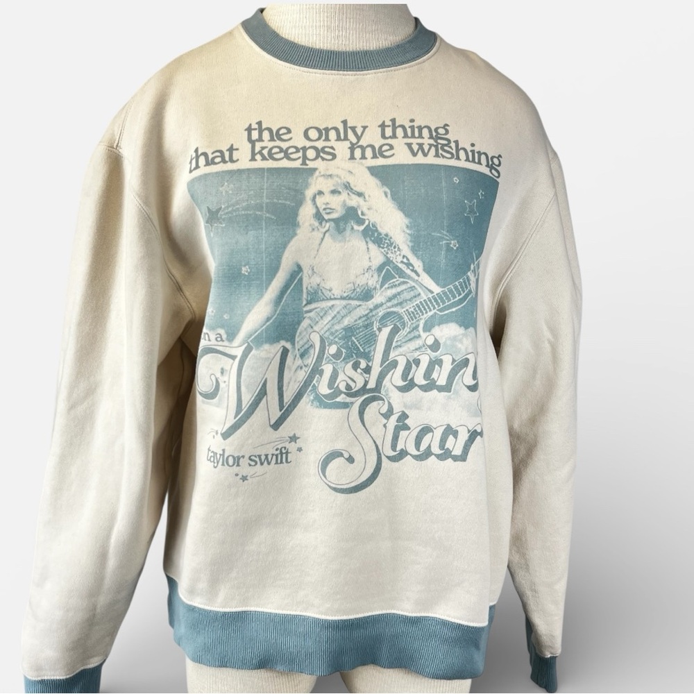 Taylor Swift Wishing Star Sweatshirt Women Medium in Soft white